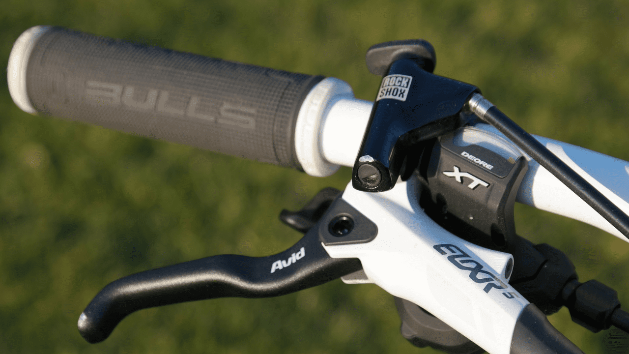 mountain bike fork with remote lockout